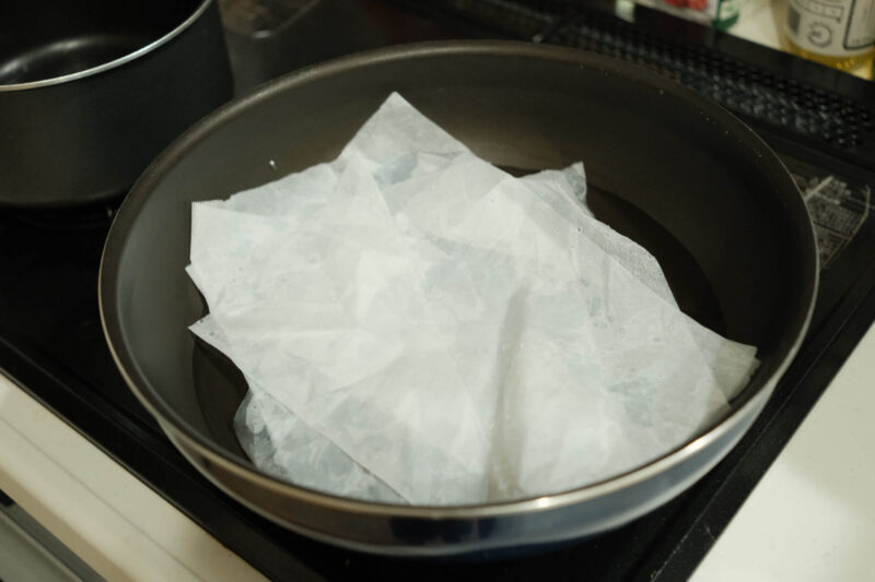 arm baby国産米粉のホットケーキミックス砂糖不使用 蒸しパン作りフライパン準備